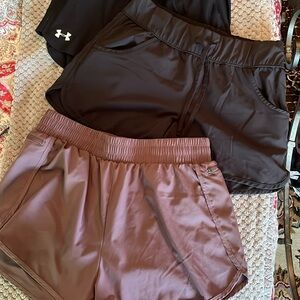 Set of 3 athletic shorts!